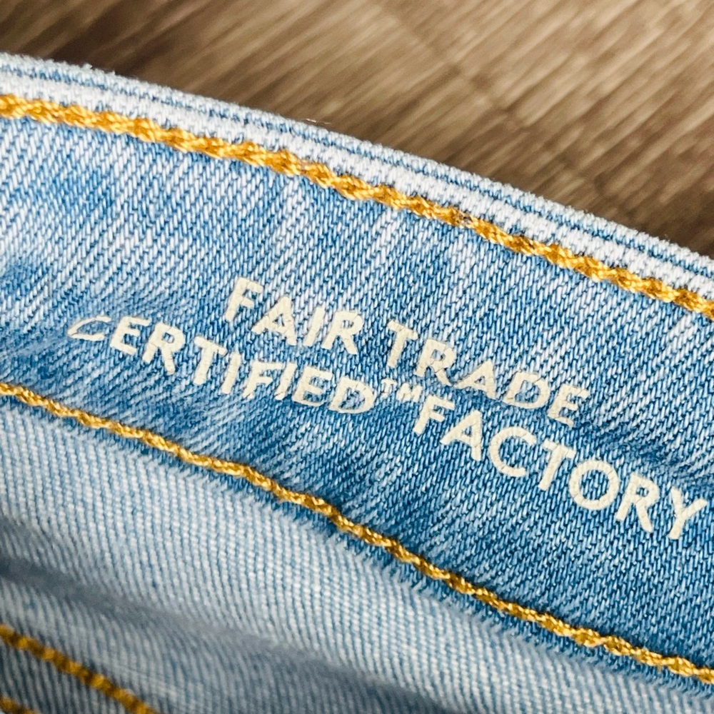 Universal Thread High Rise Light Denim Jeans - Picture 11 of 12
